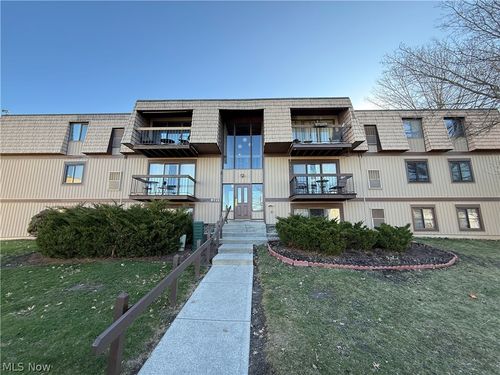 unit-l1-9721 Sunrise Blvd, North Royalton, OH, 44133-3443 | Card Image
