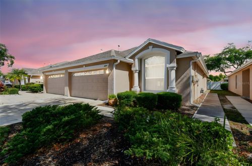 31434 Shaker Cir, WESLEY CHAPEL, FL, 33543-6800 | Card Image