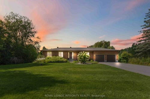 7365 Bleeks Rd, Ashton, ON, K0A1B0 | Card Image