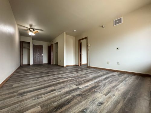 1br-605 Chase Blvd, SUN PRAIRIE, WI, 53590-2382 | Card Image
