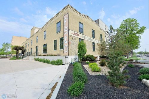 apt-104-210 11th St N, Fargo, ND, 58102-4668 | Card Image