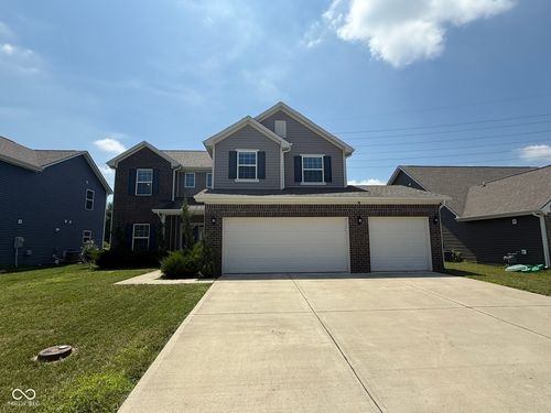 681 Albermarle Dr, Pittsboro, IN, 46167-8830 | Card Image