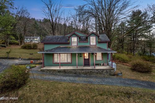 111 Delaware Dr, Lackawaxen, PA, 18435-9613 | Card Image