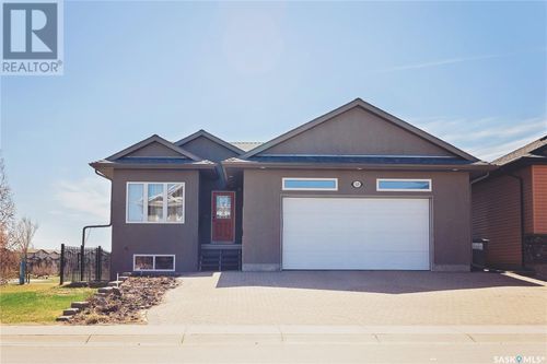 115 W Hampton Blvd, Saskatoon, SK, S7R0B7 | Card Image