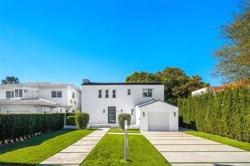 3166 Royal Palm Ave, Miami Beach, FL, 33140-3938 | Card Image