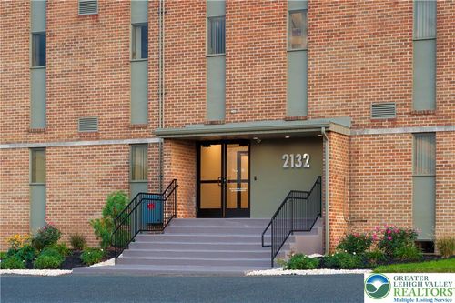 302-2132 S 12th St, Allentown, PA, 18103-4810 | Card Image