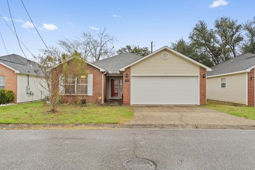 911 Lauderhill Ln, Fort Walton Beach, FL, 32547-3435 | Card Image