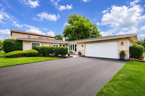 410 Manor Hill Ln, Lombard, IL, 60148-4438 | Card Image