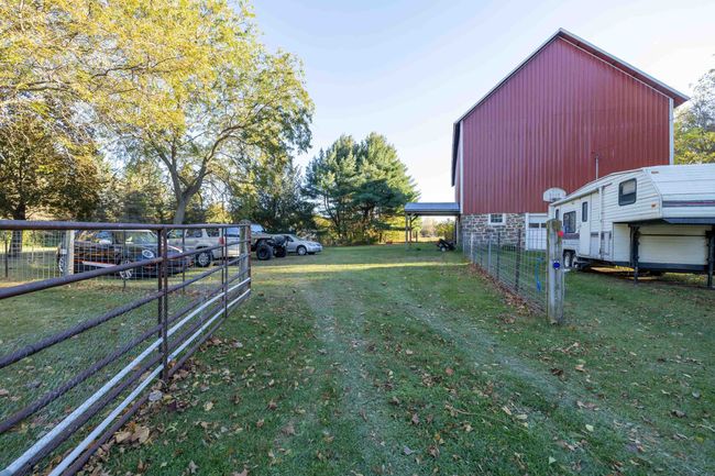 E7695B Highway 23/33, House other with 5 bedrooms, 2 bathrooms and null parking in EXCELSIOR WI | Image 23