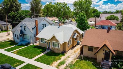 1707 2nd Street S, Home with 3 bedrooms, 3 bathrooms and 2 parking in Nampa ID | Image 3