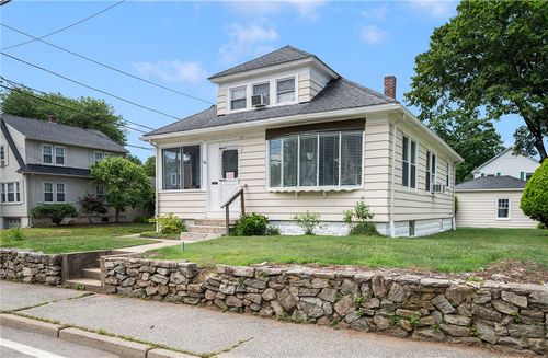 66 Dean Ave, Smithfield, RI, 02917-3632 | Card Image