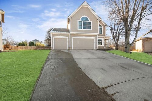 1513 Sw Summit Crossing Ct, Lees Summit, MO, 64081-3271 | Card Image