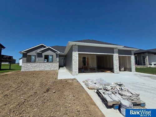 9511 Dalton Dr, Lincoln, NE, 68516-5691 | Card Image