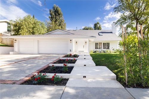 5204 Ambridge Dr, Calabasas, CA, 91301-2302 | Card Image