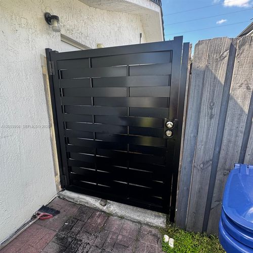 1-15761 Sw 42nd Ter, Miami, FL, 33185 | Card Image