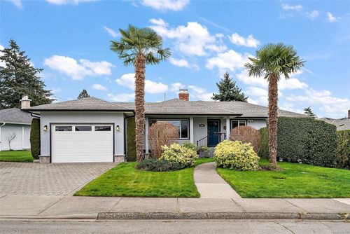 2861 Eastdowne Rd, Victoria, BC, V8R5R7 | Card Image