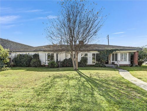 7602 2nd St, Downey, CA, 90241-3204 | Card Image