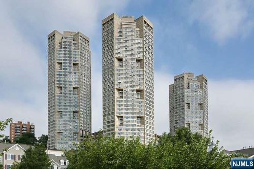 7004 John F Kennedy Boulevard East, West New York, NJ, 07093 | Card Image