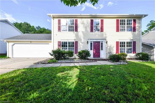 11 Manor Ridge Ct, Greensboro, NC, 27407-5872 | Card Image