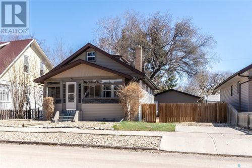 1143 4th Ave Nw, Moose Jaw, SK, S6H3X3 | Card Image