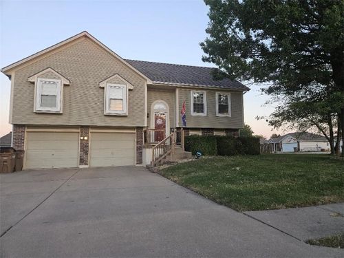 727 Corrington Drive, Raymore, MO, 64083 | Card Image