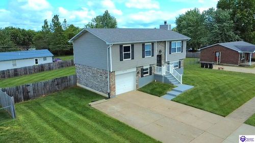 3014 S Woodland Dr, Radcliff, KY, 40160-9374 | Card Image