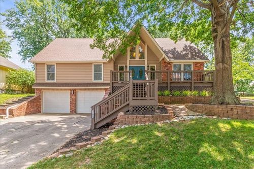 3105 Ne 71st St, Gladstone, MO, 64119-1144 | Card Image