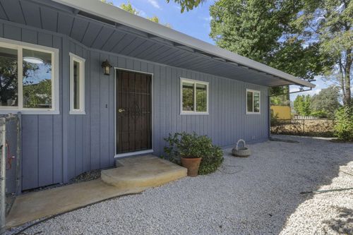 3347 Santa Rosa Way, Redding, CA, 96003-1732 | Card Image