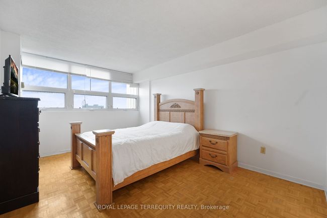 1702 - 8 Lisa St, Condo with 3 bedrooms, 2 bathrooms and null parking in Brampton ON | Image 17
