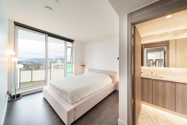 3702 - 9887 Whalley Blvd, Condo with 3 bedrooms, 2 bathrooms and 1 parking in Surrey BC | Image 13