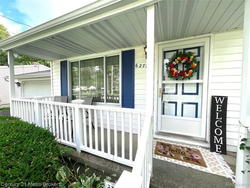 6272 Elro St, Burton, MI, 48509-2446 | Card Image