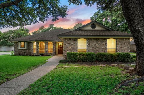 141 Bonham Dr, Hewitt, TX, 76643-3137 | Card Image