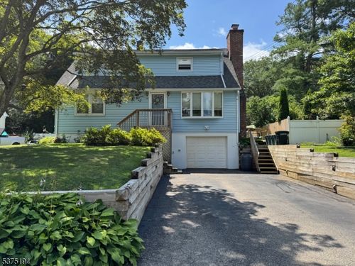 8 Sand Hill Rd, Stanhope, NJ, 07874-3239 | Card Image