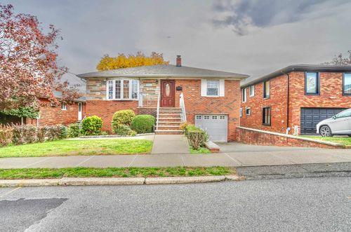 1106 Keswick Pl, Fort Lee, NJ, 07024-1616 | Card Image