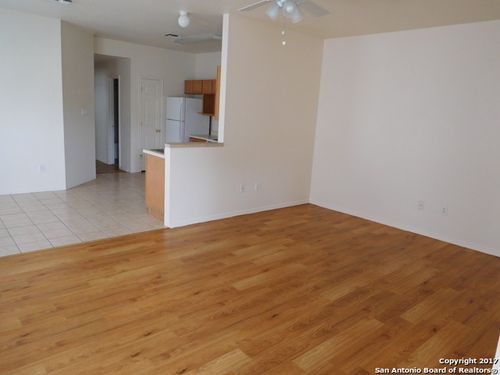 11216 Center Point Rd, San Antonio, TX, 78233-6835 | Card Image