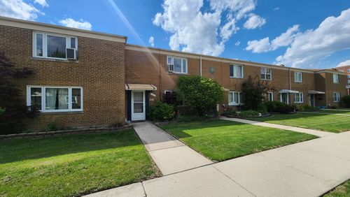 3820 Forest Ave, Brookfield, IL, 60513-2120 | Card Image