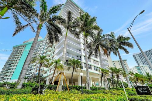 812-3725 Ocean Dr, Hollywood, FL, 33019-2909 | Card Image