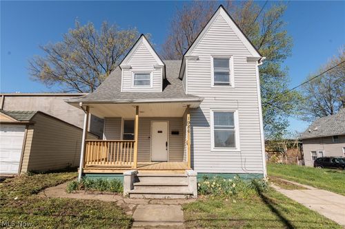 1986 W 93rd St, Cleveland, OH, 44102-2713 | Card Image