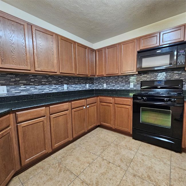 11727 Madison Oak St, House other with 3 bedrooms, 3 bathrooms and 2 parking in Houston TX | Image 9