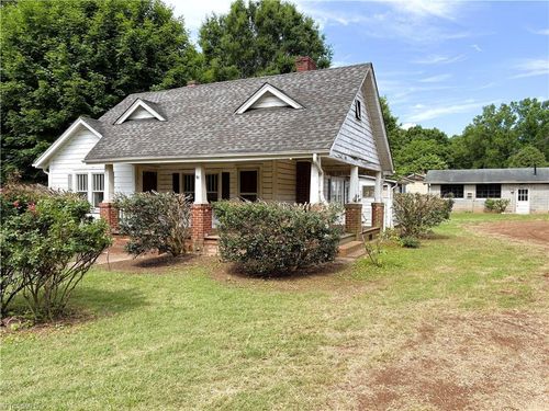 200 N 9th Ave, Mayodan, NC, 27027-2218 | Card Image