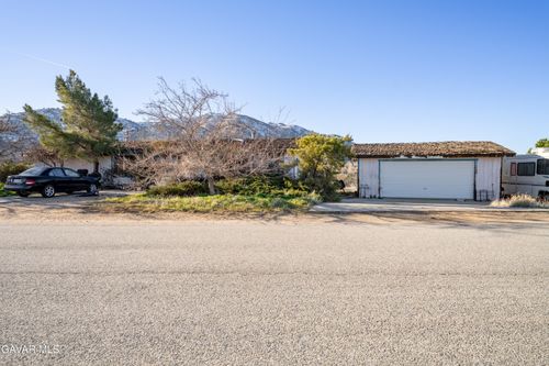 20625 Ridgecrest Dr, Tehachapi, CA, 93561-7958 | Card Image