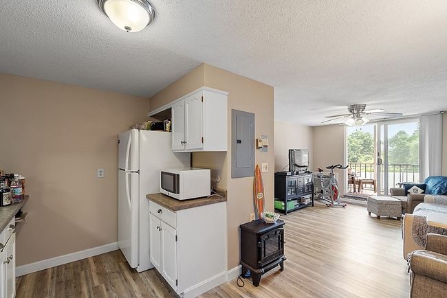 APT-14 - 144 West St, Condo with 1 bedrooms, 1 bathrooms and 1 parking in Leominster MA | Image 6
