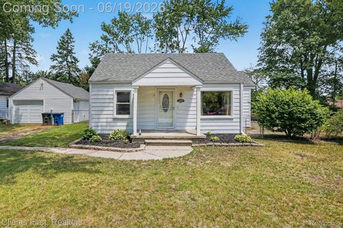 34728 Pardo St, Westland, MI, 48185-3520 | Card Image