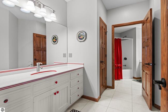 4173 Dornoch Ct, House other with 6 bedrooms, 4 bathrooms and null parking in Williamsburg MI | Image 35