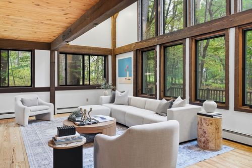 4 Lantern Ln, Bedford, MA, 01730-1261 | Card Image