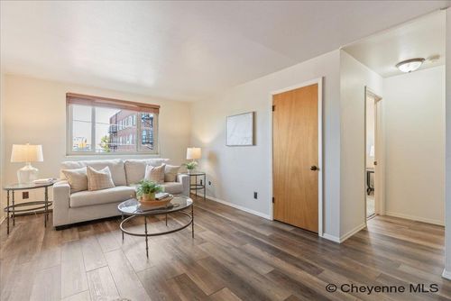 28-306 E 18th St, Cheyenne, WY, 82001-4662 | Card Image