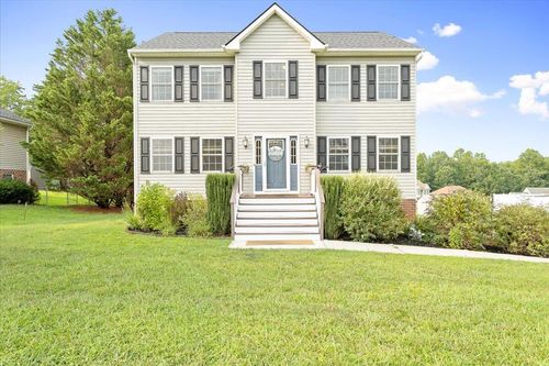 636 Russell Springs Dr, Lynchburg, VA, 24501-7291 | Card Image