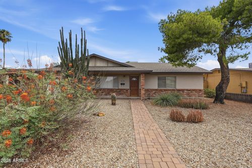2302 E Waltann Ln, Phoenix, AZ, 85022-3469 | Card Image