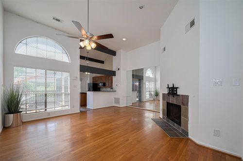 1904 Portsmouth St, Houston, TX, 77098-4204 | Card Image