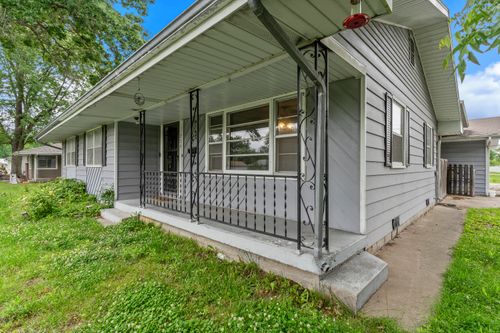 739 E Division St, Bolivar, MO, 65613-1219 | Card Image
